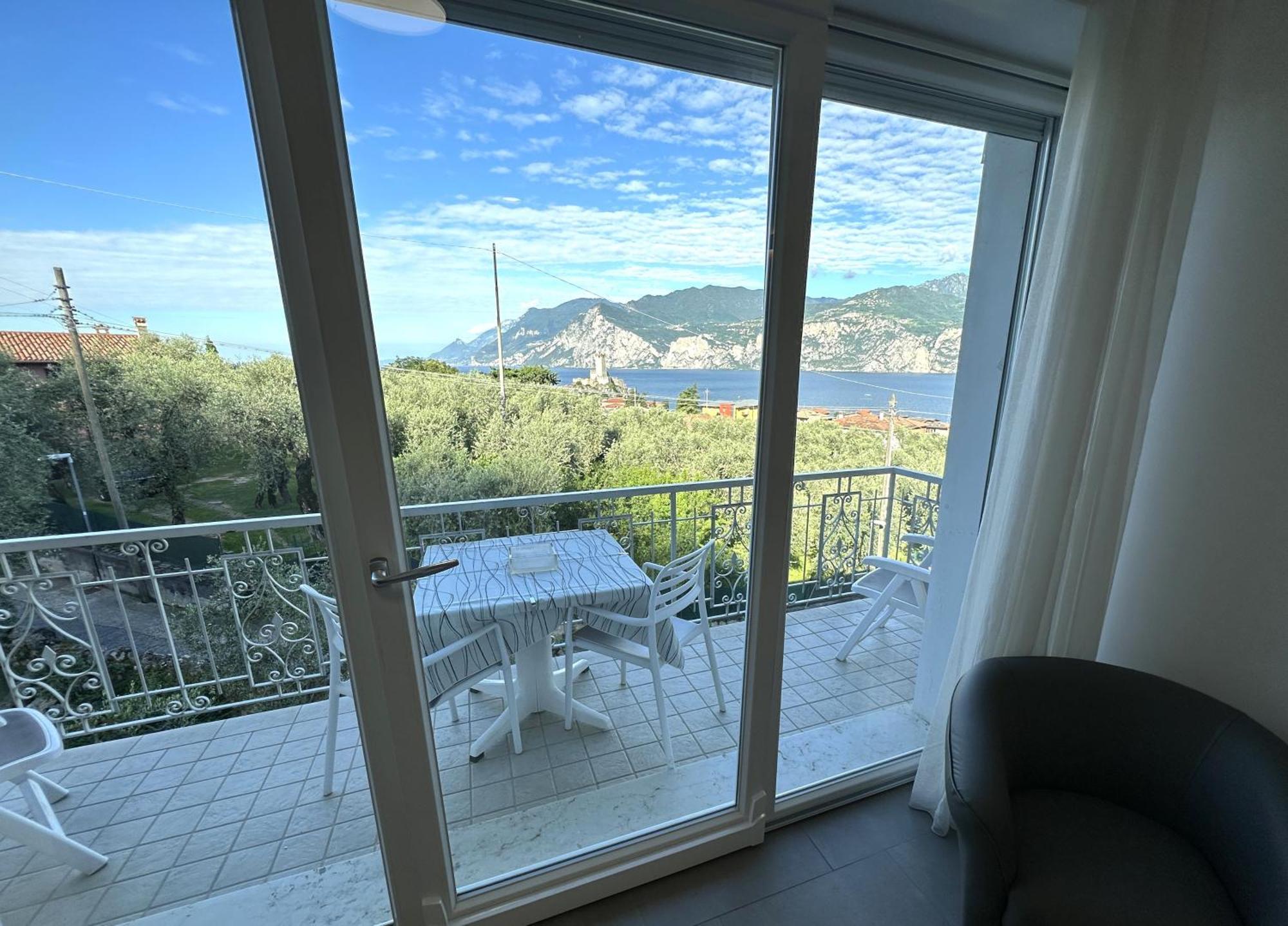 La Pervinca Apartments Malcesine Exterior foto
